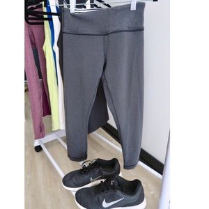 Lululemon capris pants